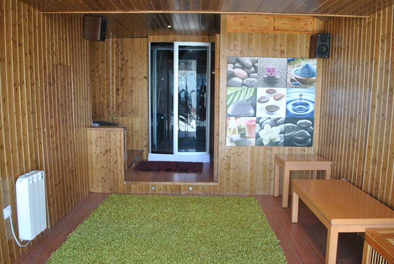 Chalet Gran Adosado En Hasta14 Plazas *