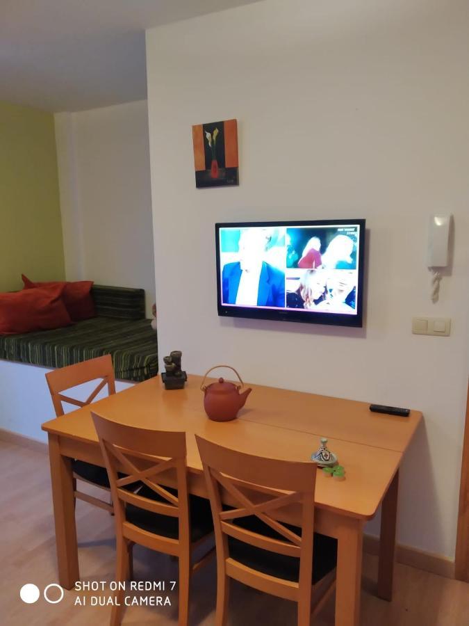 Chalet Gran Adosado En Hasta14 Plazas *